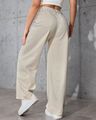 Women Relaxed Fit Jeans with Insert Pockets