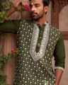 Men Embroidery Suit Set