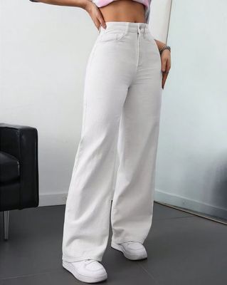 Women Relaxed Fit Jeans with Insert Pockets - White