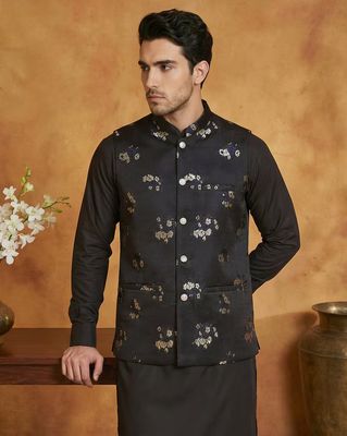Men Embroidered Nehru Jacket 