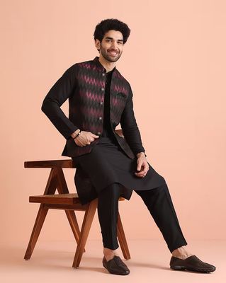 Men Woven Regular Fit Nehru jacket