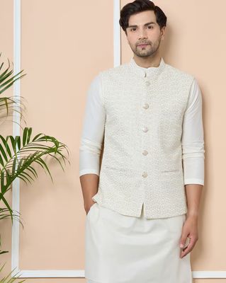 Men Regular Fit Nehru Jacket with Welt Pockets