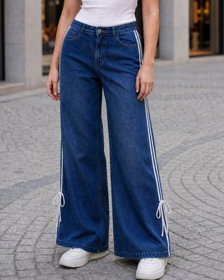 Shein Contrast Stripes Fly With Button Closure Mid Wash Jeans