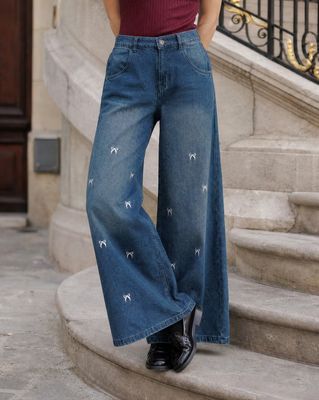 Shein Fly With Button Closure Bow Embroidered Mid Wash Jeans