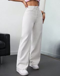 Women Relaxed Fit Jeans with Insert Pockets - White