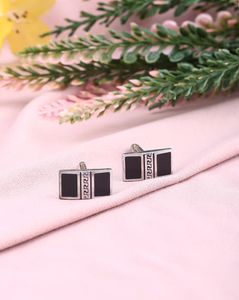 Shein Men Rectangular Shaped Slip on Cufflinks